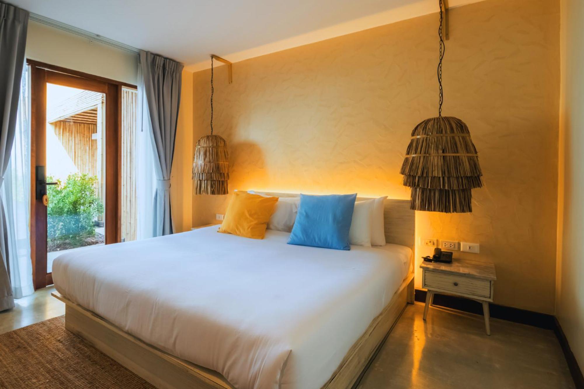 Sea Sun Bed & Beyond Hotel หาดบางรัก ภายนอก รูปภาพ