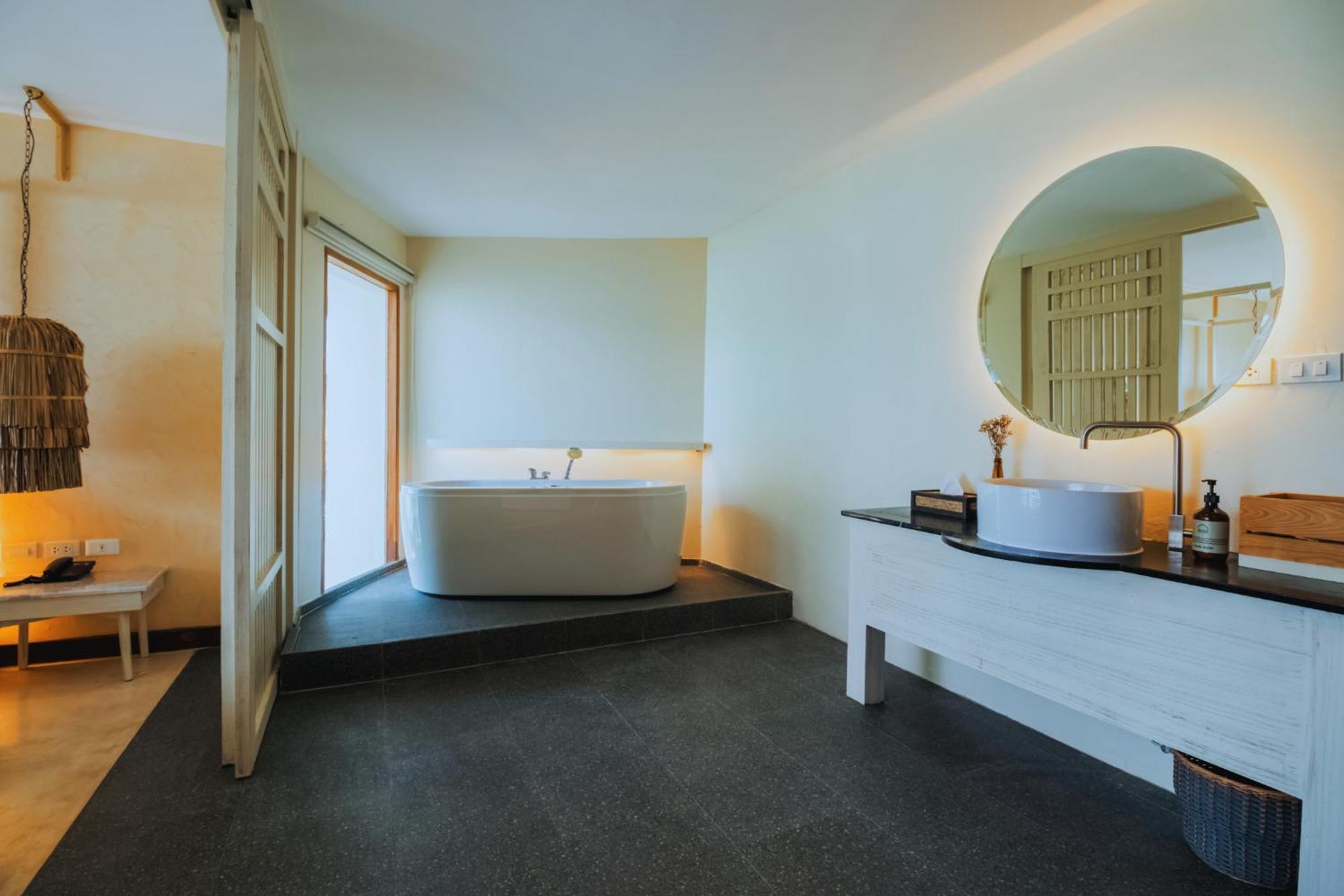 Sea Sun Bed & Beyond Hotel หาดบางรัก ภายนอก รูปภาพ
